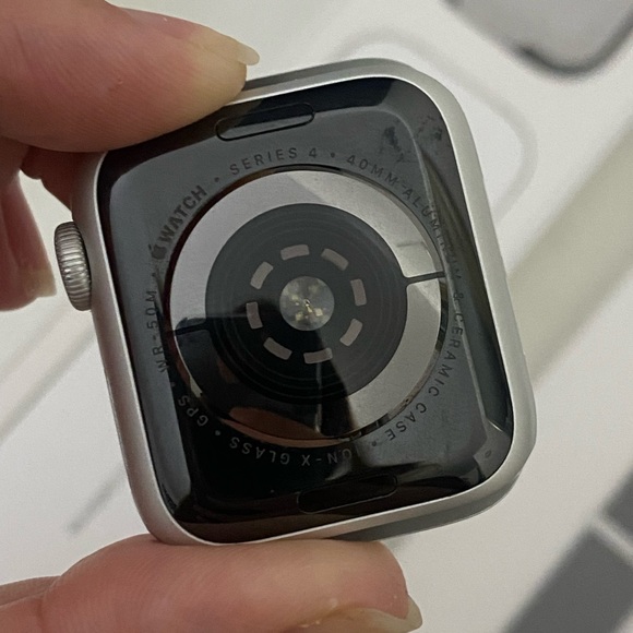 ‼️SOLD‼️ apple watch series 4 40mm GPS - Picture 2 of 3